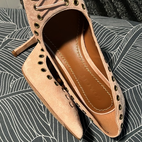 COACH LT PINK  Women's 3.5 inch heeled shoes. Pristine condition! Size 6! - Picture 3 of 10